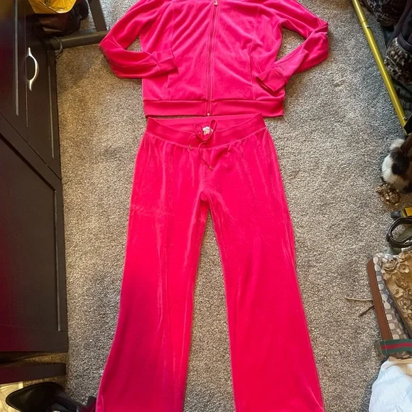 Vibrant Pink Velour Tracksuit - Picture 4 of 4